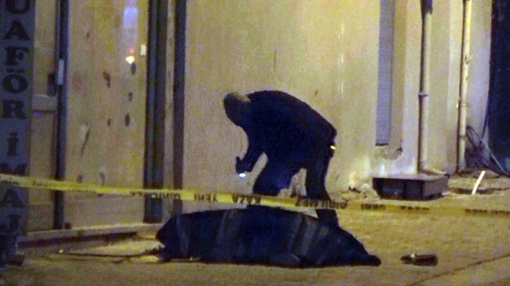 Çatıdan Düşen Yaşlı Kadın Hayatını Kaybetti