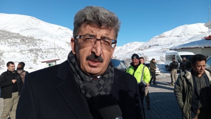 Çığ Bölgesindeki Hastalar Askeri Helikopterle Sevk Ediliyor