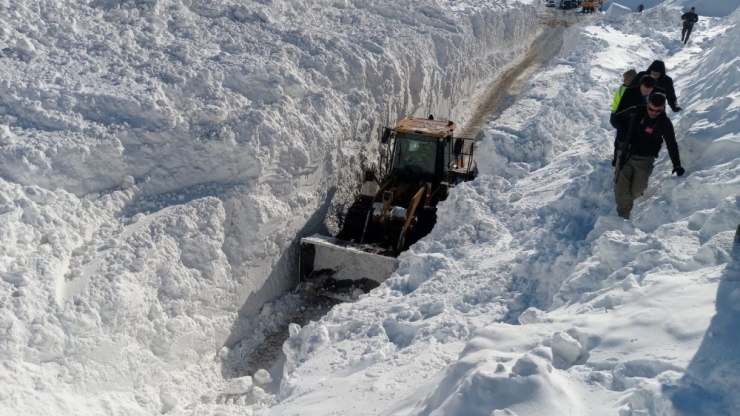 Çatak Yolu 3 Gün Sonra Ulaşıma Açıldı