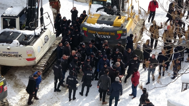 Sahildeki Gökdelenlerin Yıkımına Başlandı