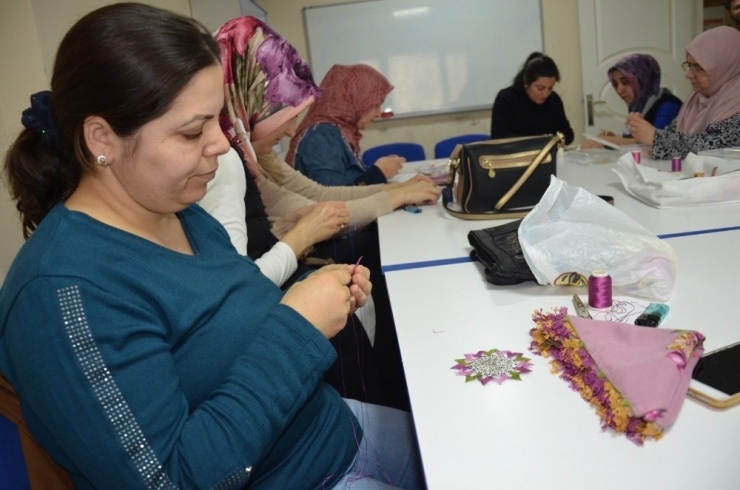 Yunusemre İle İğne Oyası Öğreniyorlar