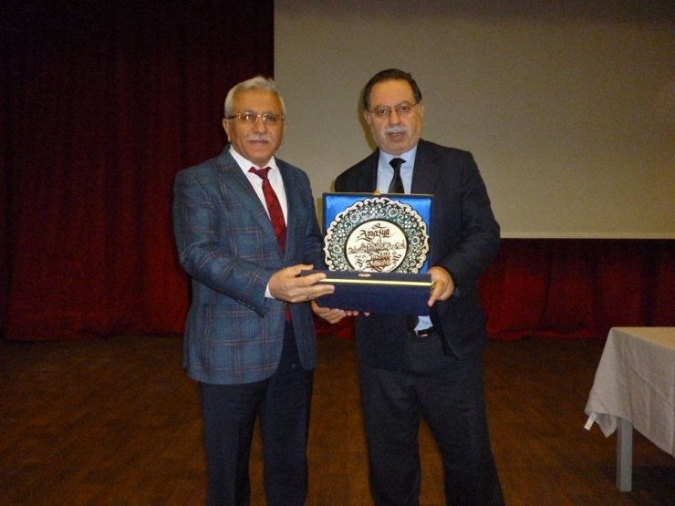 Amasya’da Hz. Peygamber Ve Gençlik Konferansı