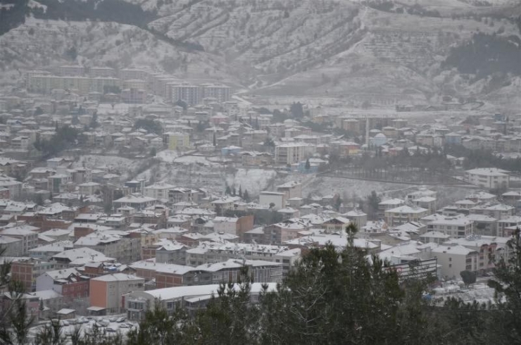 Amasya’nın Taşova İlçesinde Okullar Tatil