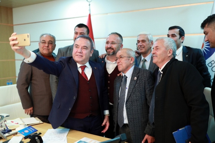 Mezarlıkların Tel Örgüyle Çevrilmesi, Düzeni Ve Bakımı İhale Edilecek