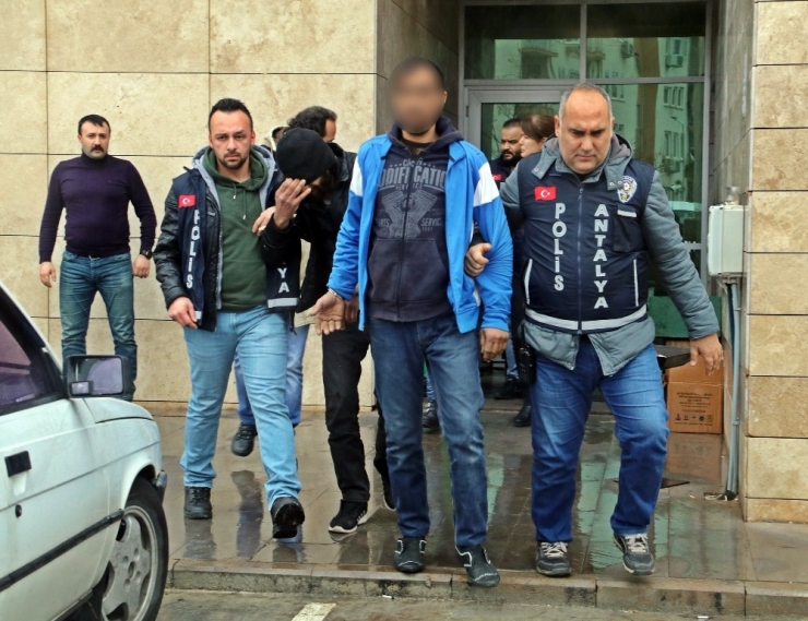 "Sende Hiç Ar Namus Yok Mu?” Deyip Gasp Ettiler