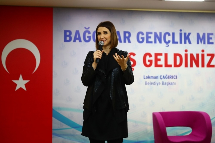 Başak Şengül, Etkili Konuşmanın Püf Noktalarını Anlattı