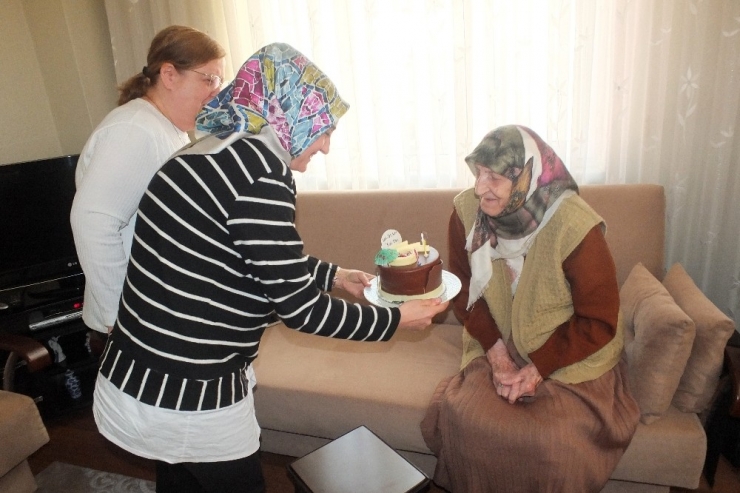 105. Yaş Gününü Kutladı