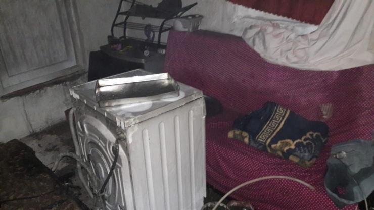 Yangını Söndürürken Yaralandı