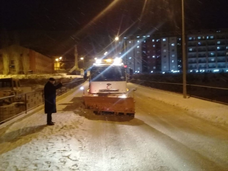 Başkan Pekmezci Karla Mücadele Çalışmalarını İnceledi