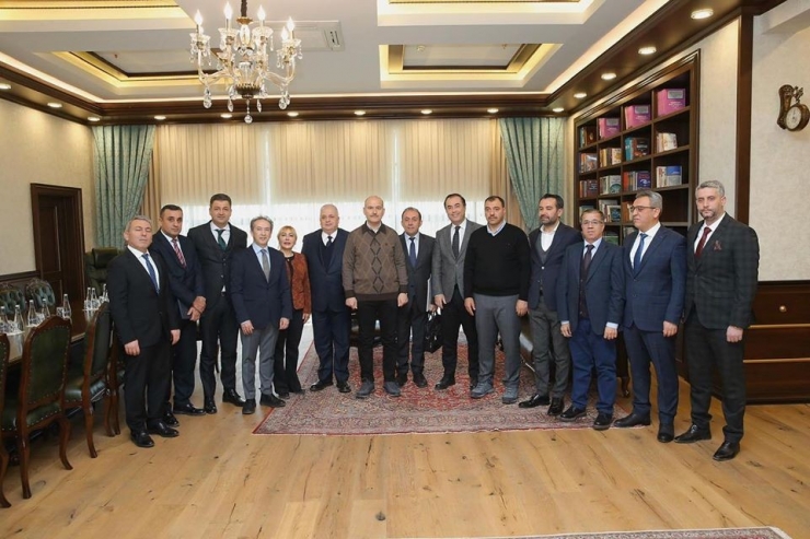 Elazığ’a 2 Bin 500 Ton Çimento Desteği