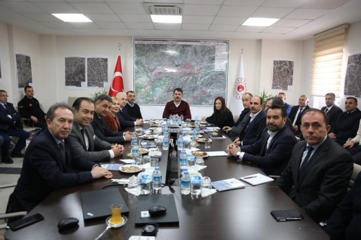 Elazığ’a 2 Bin 500 Ton Çimento Desteği