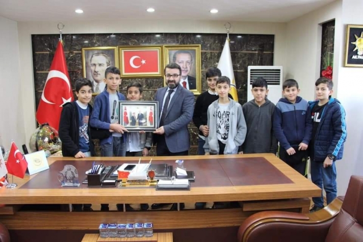 Çocuklardan Başkan Gür’e Ziyaret