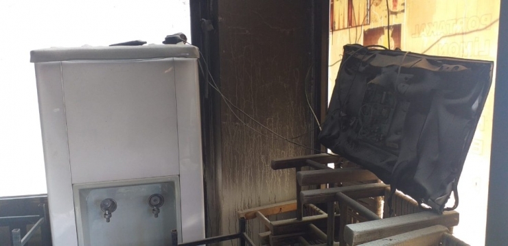 Kozluk’ta Çay Ocağında Yangın