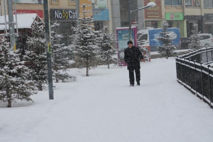 Bayburt’ta Yoğun Kar Yağışı
