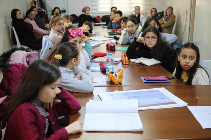 Masal Atölyesi İle Hayal Güçleri Artıyor