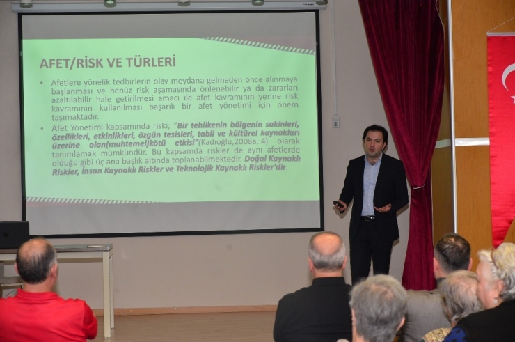 Huzurevi Sakinlerine Deprem Eğitimi