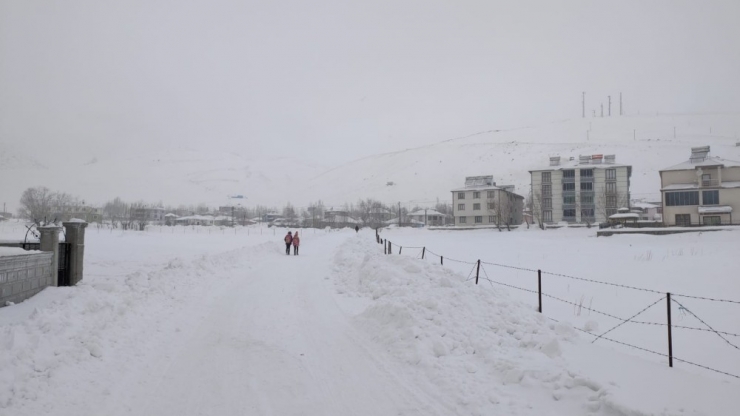 Bingöl’ün Karlıova Ve Kigı İlçelerinde Okullara Kar Tatili