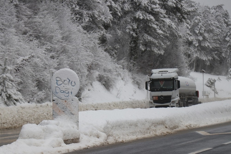Bolu Dağı’nda Hafif Kar Ve Sis