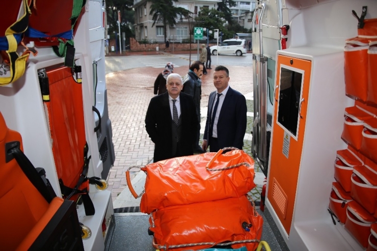 Burhaniye Belediyesi Yeni Ambulansını Aldı