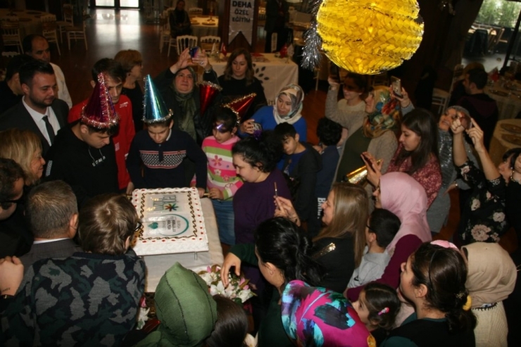 Bursa’da Özel Çocuklara Anlamlı Gece