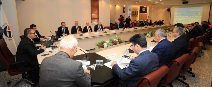 Gaün’de Rektörler Zirvesi