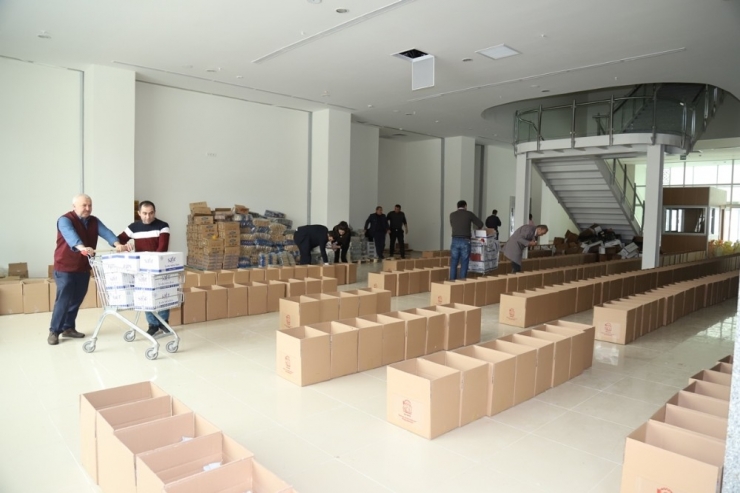 ’Bizim De Tuzumuz Olsun’ Sloganıyla Deprem Bölgesine 10 Ton Yardım Yola Çıktı