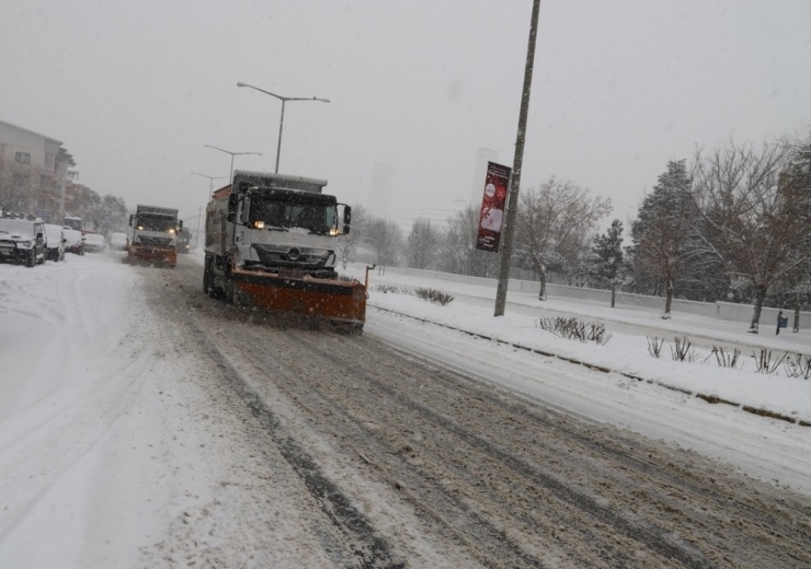 Erzincan Belediyesi’nden Karla Mücadele Çalışması