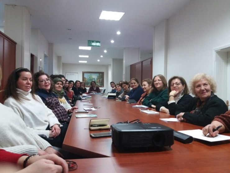 Eskişehir’de ‘Diksiyon, Etkili İletişim Ve Etkili Konuşma’ Kursunu Bitiren 24 Kursiyer Törenle Sertifikalarını Aldılar