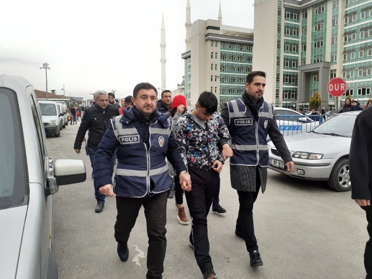 Parkta Ölü Bulunan Gencin Cinayet Zanlısı Eski Arkadaşı Çıktı