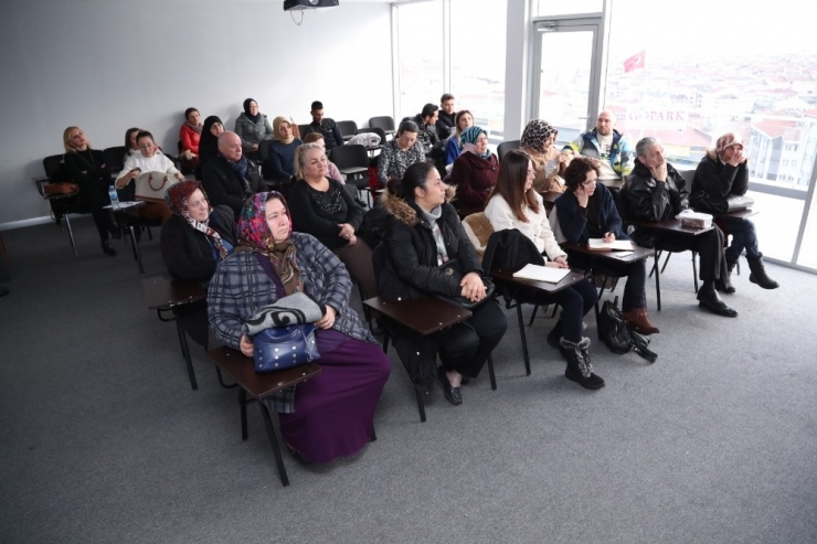 Evcil Hayvan Bakım Kursu Hayvanseverleri Buluşturdu