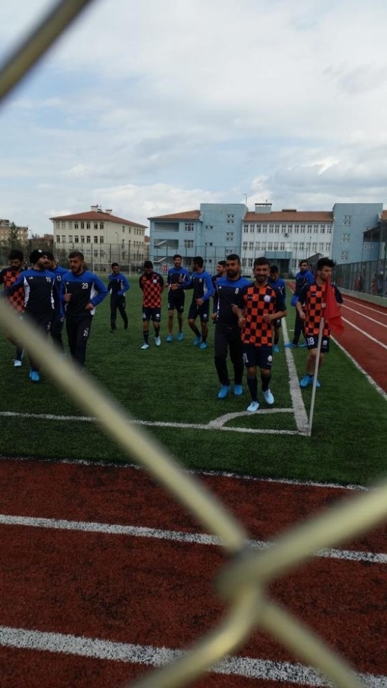 Dicle Gençlikspor Lige Hazırlanıyor
