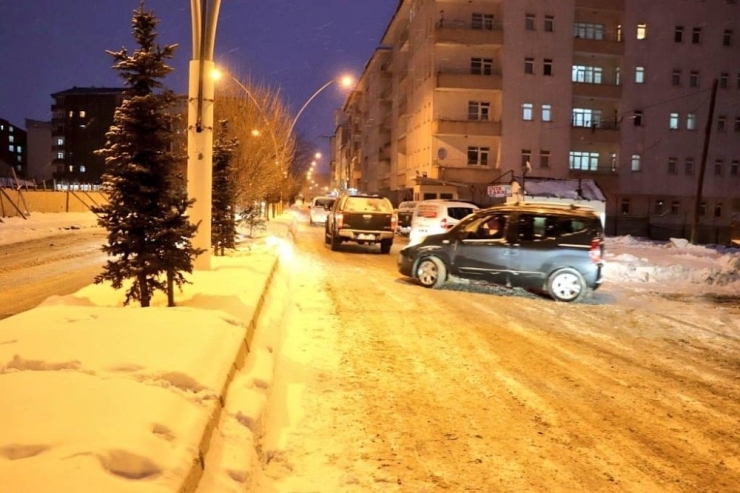 Yıllardır Güvenlik Nedeni İle Kapalı Olan Yol Trafiğe Açıldı