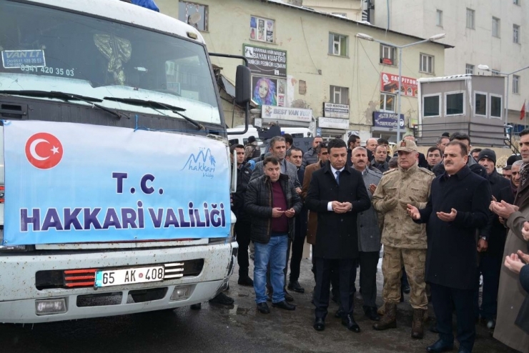 Hakkari’den Deprem Bölgesine Yardım