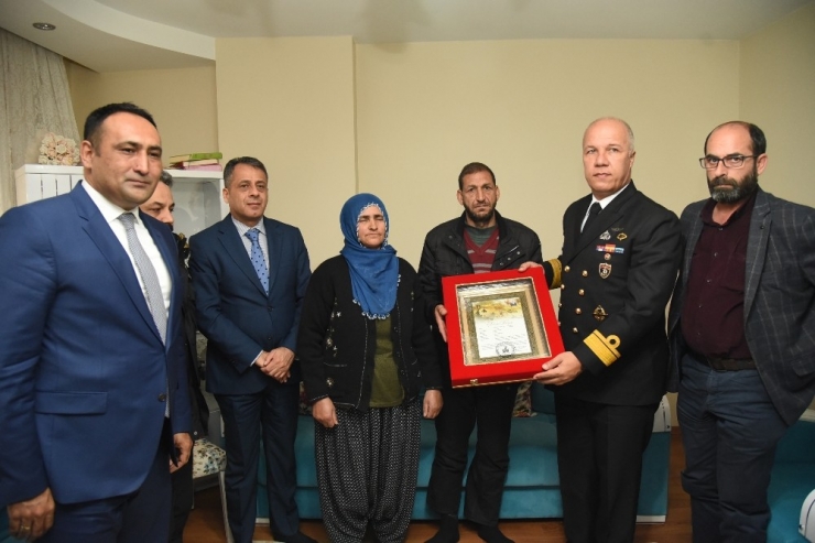 Şehit Ailelerine ’Şehadet Belgesi’ Verildi