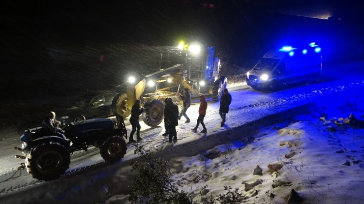 Yayladağı’nda Yolda Mahsur Kalan Vatandaşlar Kurtarıldı