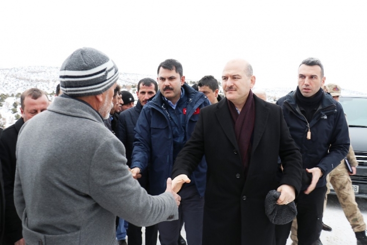 Bakanlar Deprem Bölgesinde