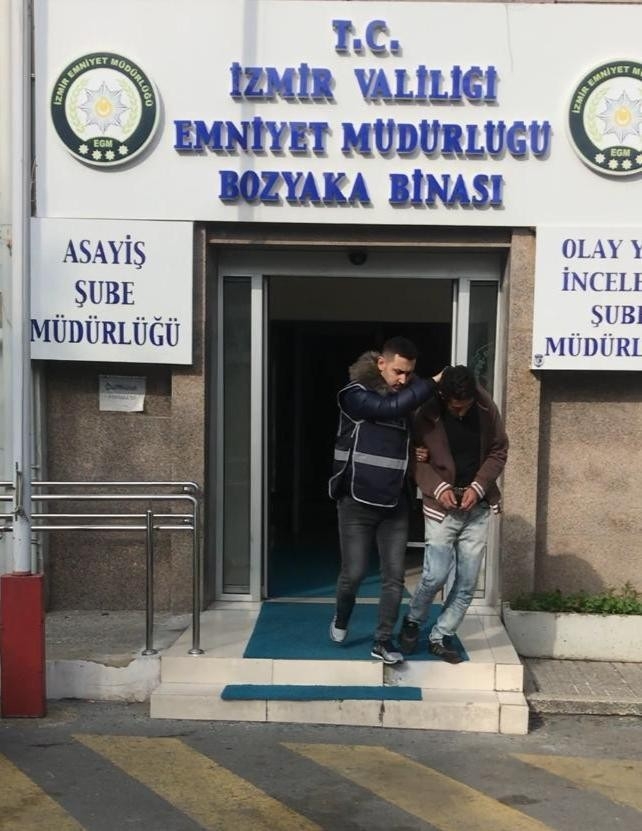 İzmir’de Husumetlisini Öldüren Zanlı Adliyede