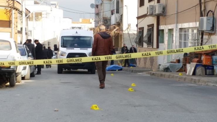 İzmir’de Husumetlisini Öldüren Zanlı Adliyede