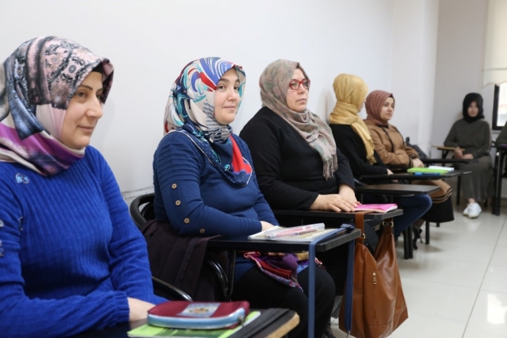 Ko-mek’ten Kandıralı Hanımlara Cenaze Hizmetleri Kursu