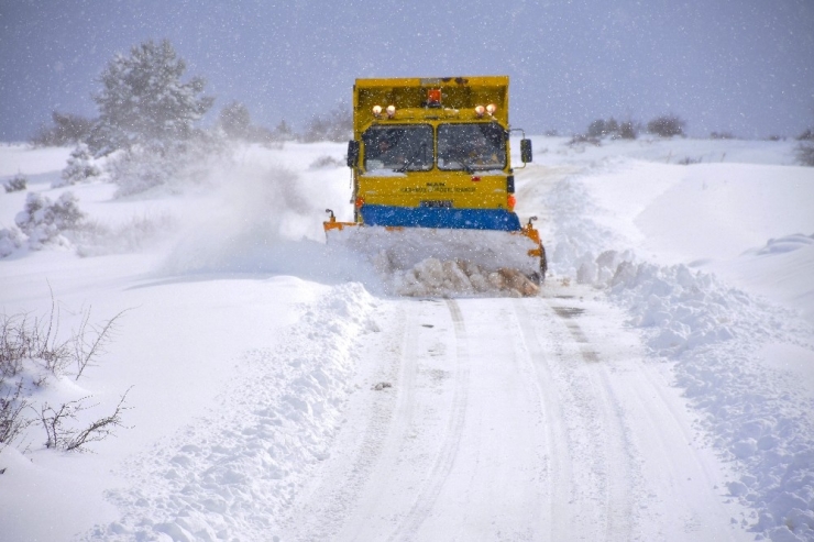 Karabük’te 4 Bin 545 Kilometre Köy Yolu Ulaşıma Açıldı