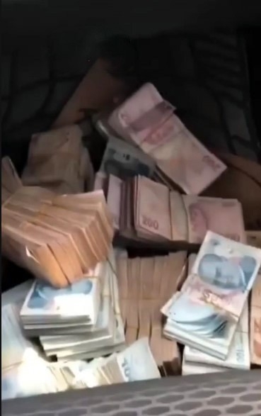 Kendilerini Polis Olarak Tanıtarak 6 Milyon Tl’lik Vurgun Yapan Şahıslar Yakalandı