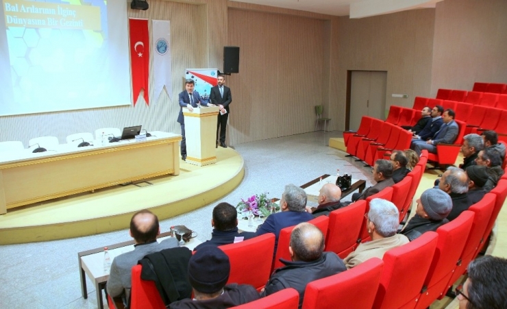 "Ana Arı Yetiştiriciliği" Konulu Eğitim Programı Gerçekleştirildi