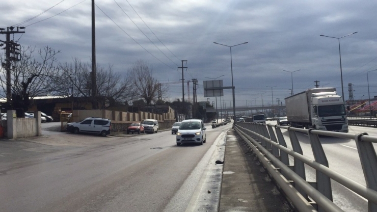 Yolun Karşısına Geçmek İsterken Canından Oldu