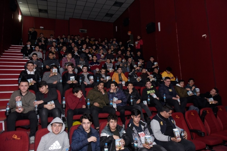 Konya’da Öğrenciler Sinemada Tarihi Yaşıyor