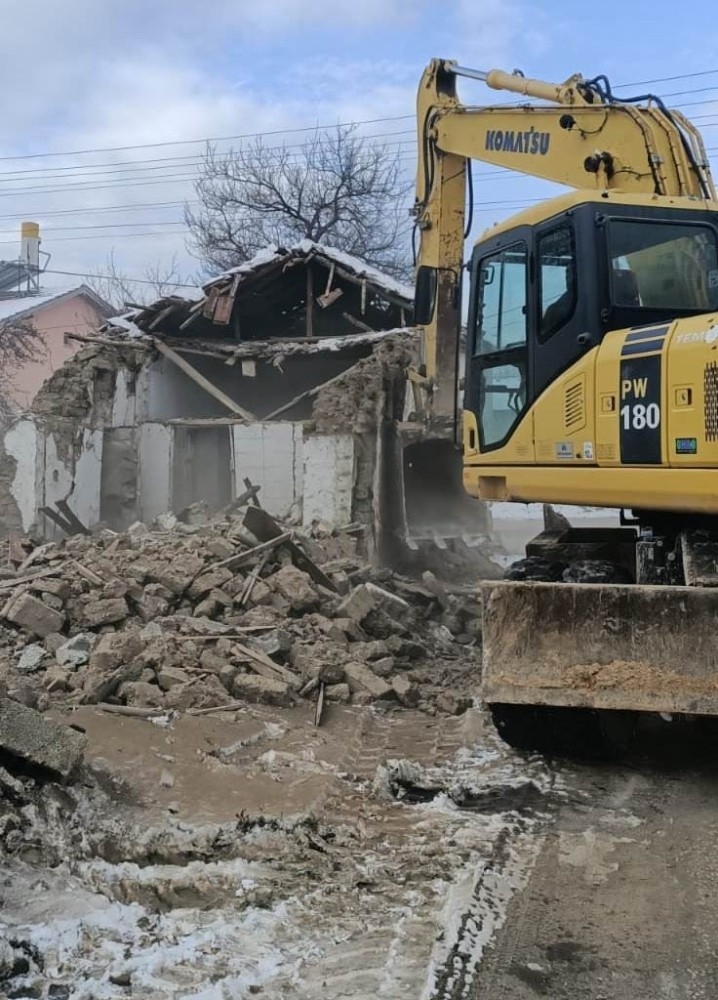 Ereğli Belediyesi Metruk Binaları Yıkıyor