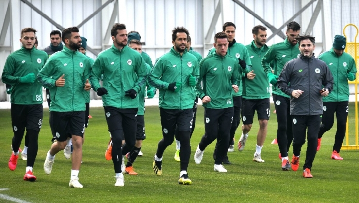 Konyaspor, Bülent Korkmaz’la İlk Antrenmanına Çıktı