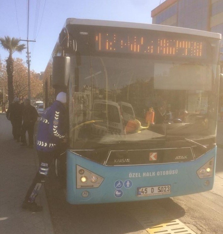 Büyükşehir Ekipleri Salihli’de Ulaşımı, Akhisar’da Pazar Ve Manavları Denetledi