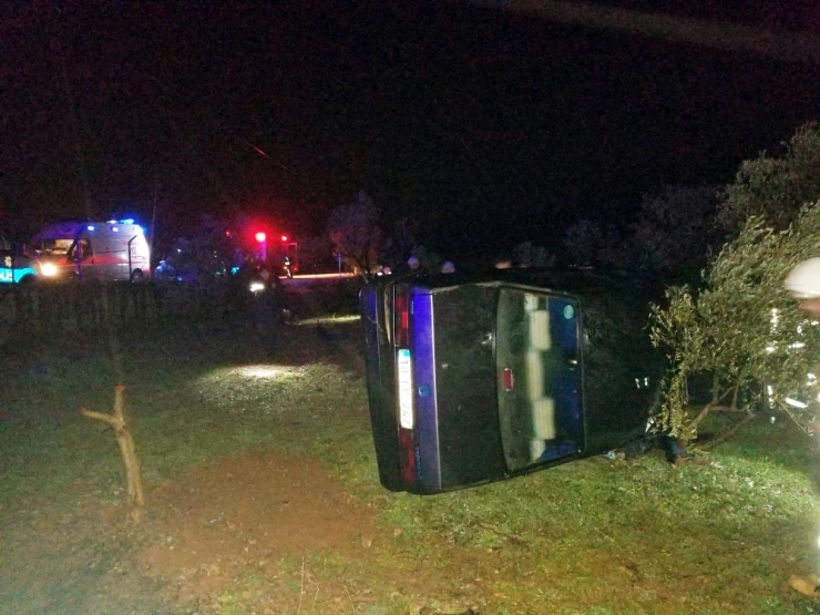 Araçta Sıkışan Sürücüyü İtfaiye Kurtardı