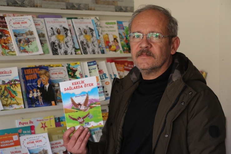 Muhtardan Çocukların Ellerinden Telefonu Düşürten Uygulama