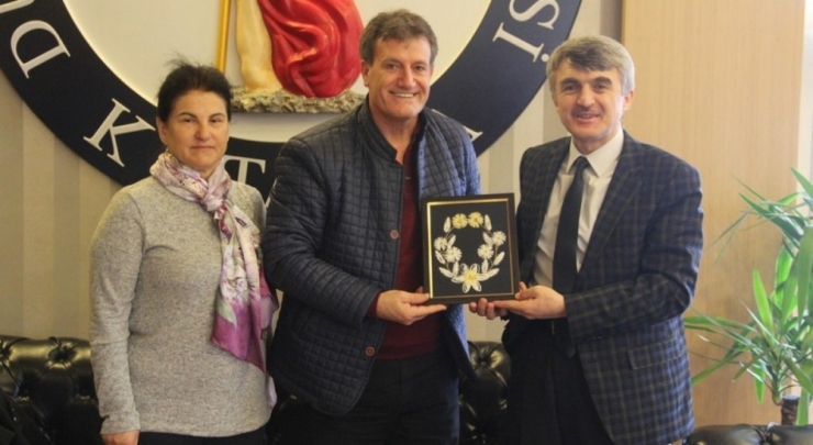 Prof. Dr. Arıklı’dan Rektör Uysal’a Ziyaret